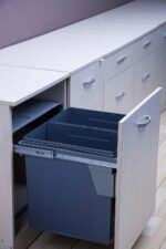 079-0776   Botes de basura extraíbles para gabinetes de 600 mm de profundidad, capacidad de 20 lt, apertura con cajón